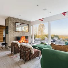 Hillcrest Glasshouse - a minimalist modern retreat